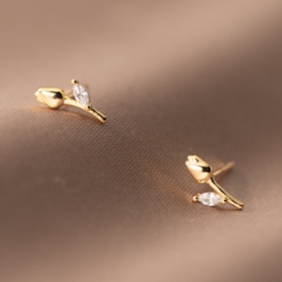 COPY - 925 Sterling Silver Winter Snowflake Stud Earrings - Picture 4 of 5